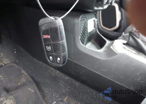 2017 Jeep Renegade Limited Fwd из США, поврежденный, VIN ZACCJADBXHPE41667